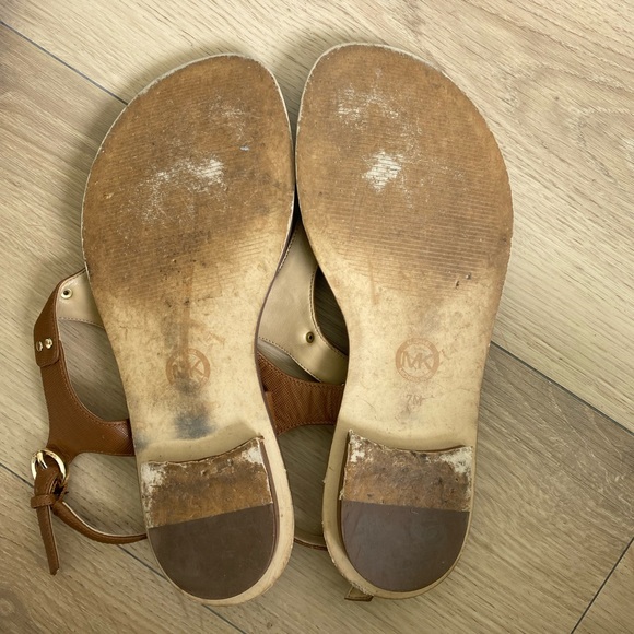 Michael Kors Leather With Gold Plate Flat Sandals - Picture 5 of 7